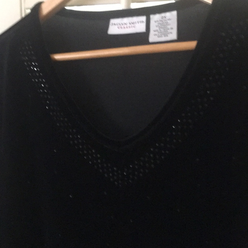 Top - Picture 2 of 3